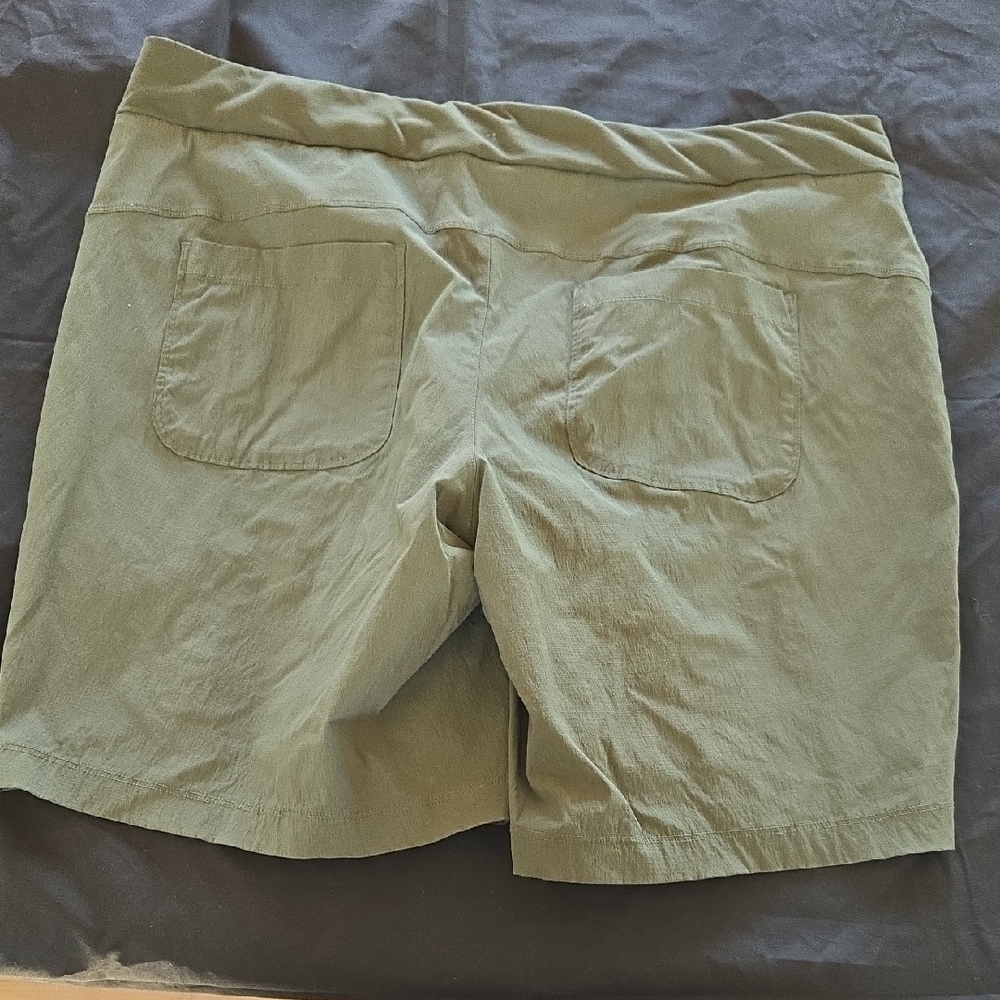 Active Life Sage Green Women's Athletic Shorts